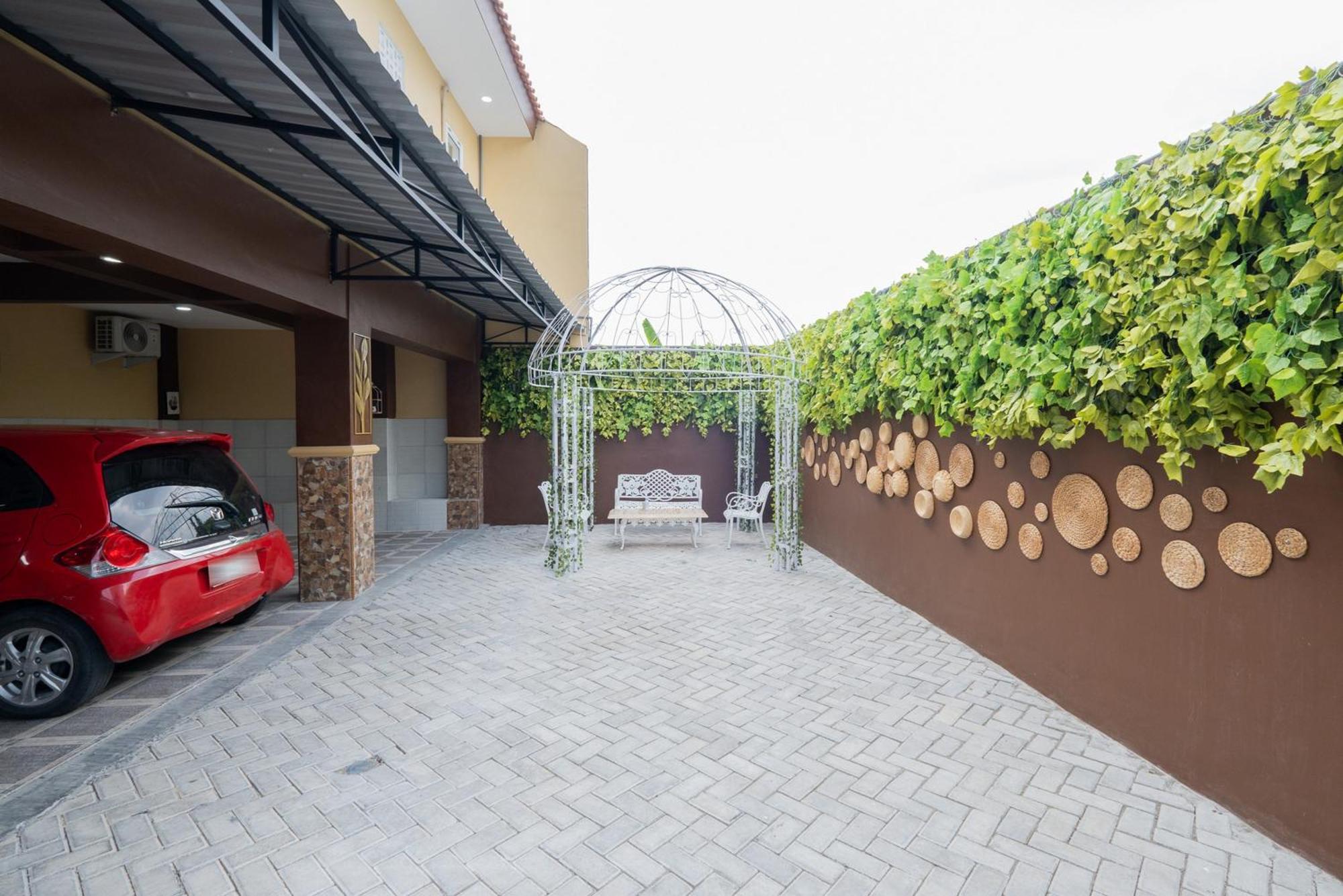 Reddoorz Syariah Near Rsud Dr Iskak Tulungagung Hotel Kedungwaru Exterior photo