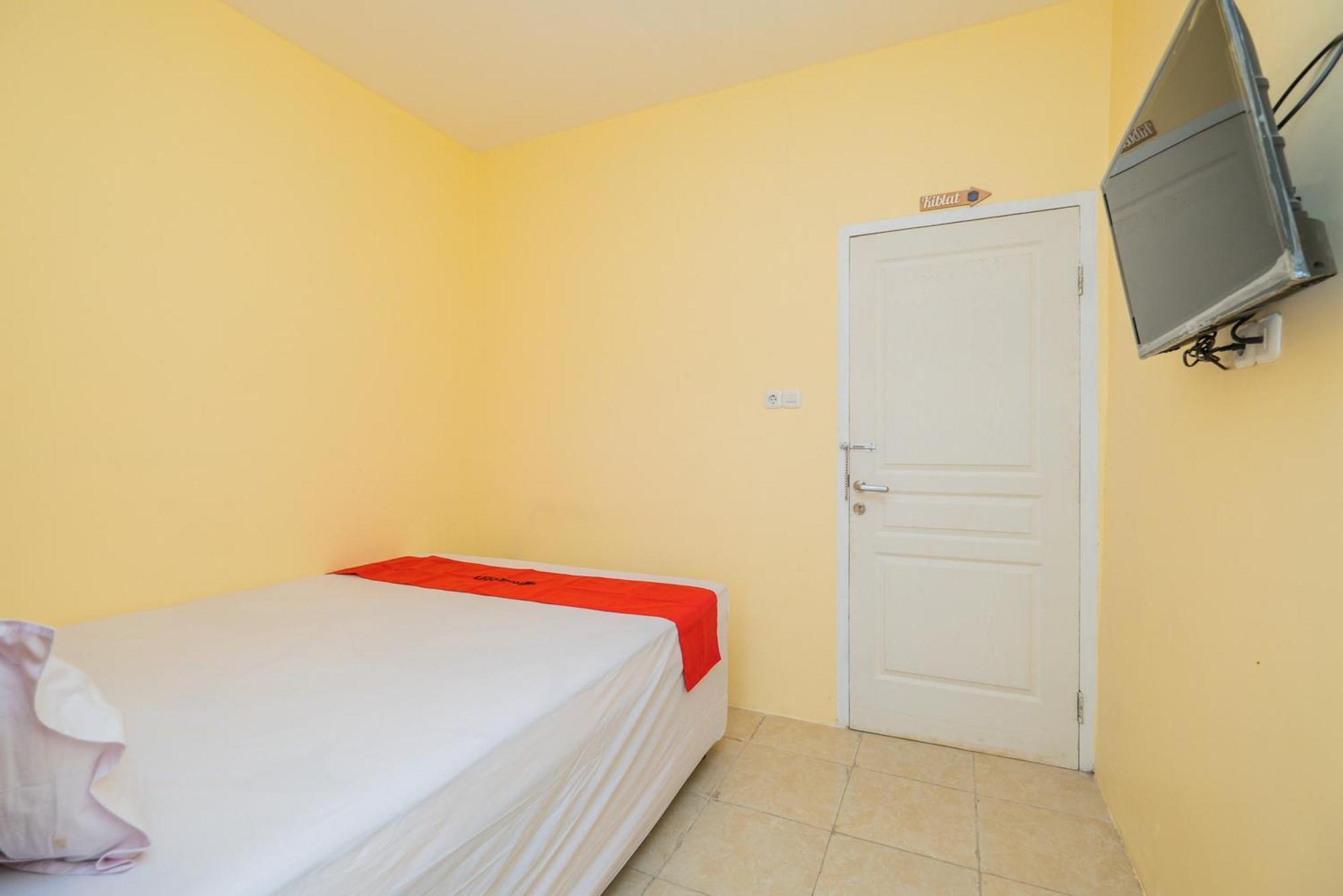 Reddoorz Syariah Near Rsud Dr Iskak Tulungagung Hotel Kedungwaru Exterior photo