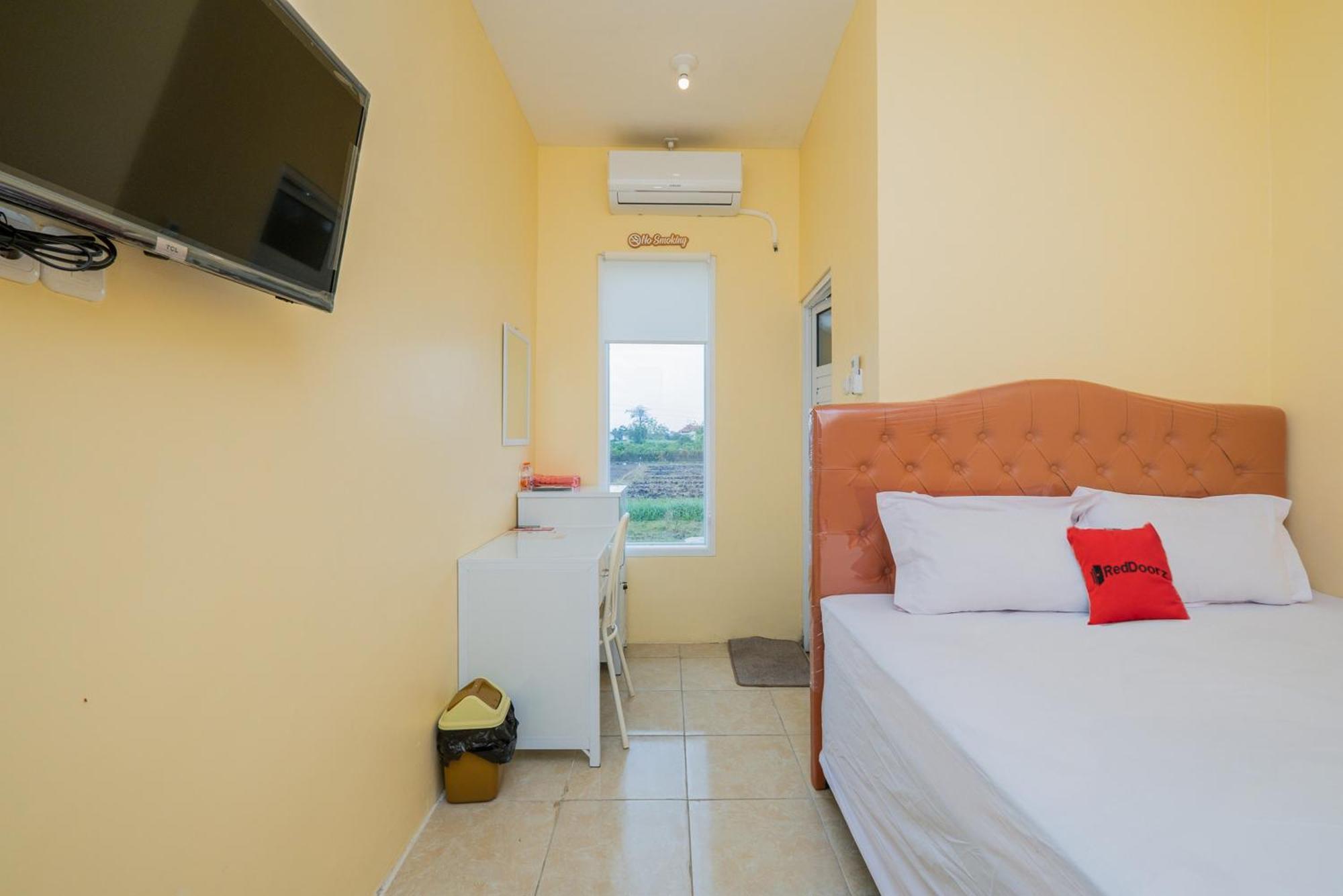Reddoorz Syariah Near Rsud Dr Iskak Tulungagung Hotel Kedungwaru Exterior photo